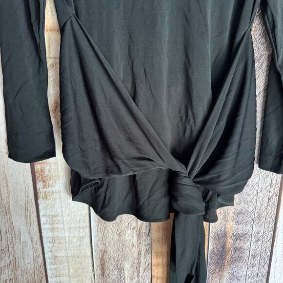 M.M. LaFleur Blouse Walker 2.0 Black Knit Crepe Top Tie Front Asymmetrical Hem S - Picture 4 of 10